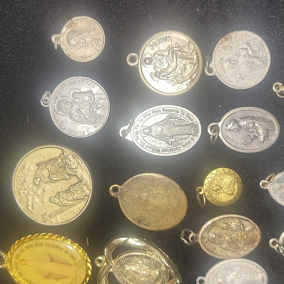 Religious bundle - Picture 3 of 8